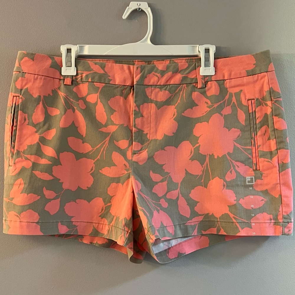 NWT-Coral Floral Women's Shorts